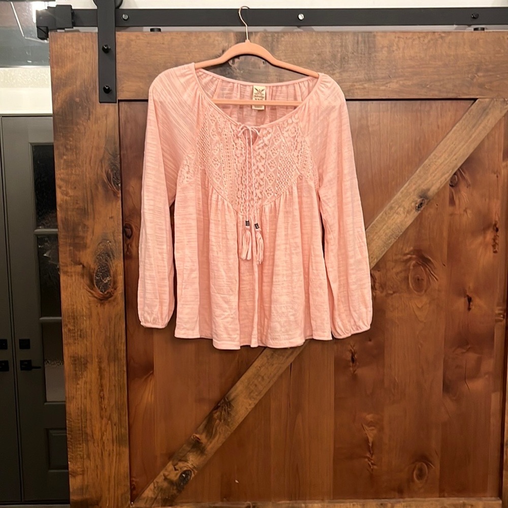 🌸FADED GLORY🌸 Tie-Front, Lace Detail Tee